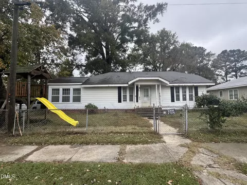 212 S Sixth St, Smithfield, NC 27577