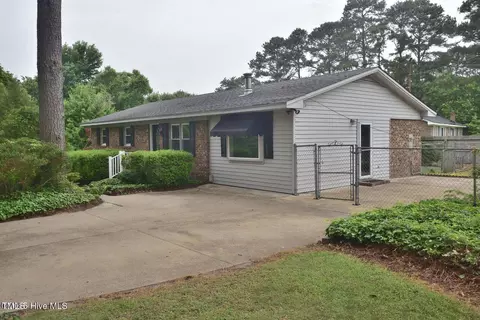 3610 Lambert Ln, Rocky Mount, NC 27804