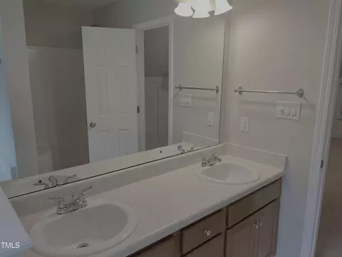 Bath - 133 Rustic Ln, Smithfield, NC 27577 photo 3 of 3