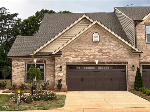 1046 Beechcraft Dr #80, Mebane, NC 27302