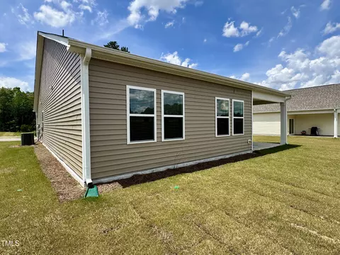 23 Rolling Banks Dr, Louisburg, NC 27549