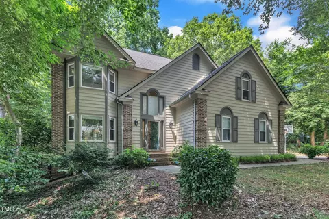 Exterior - 100 Windvale Ct, Cary, NC 27518 photo 3 of 10
