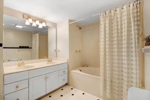 125 W Pine St, Pine Level, NC 27568 photo 32