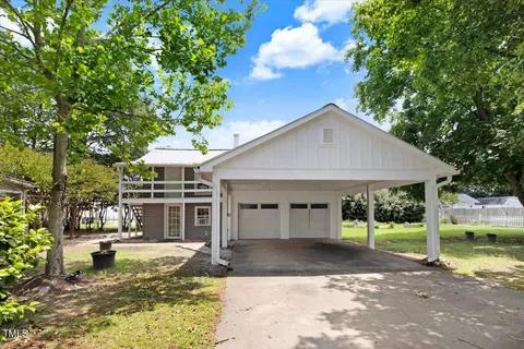 125 W Pine St, Pine Level, NC 27568 photo 7
