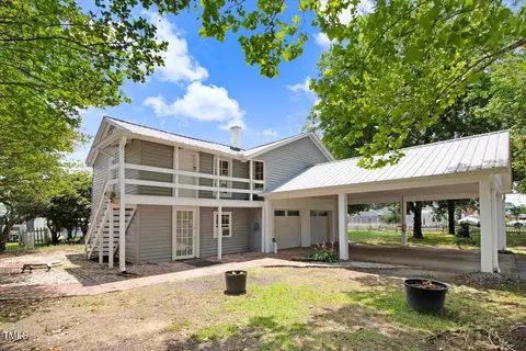 125 W Pine St, Pine Level, NC 27568 photo 8
