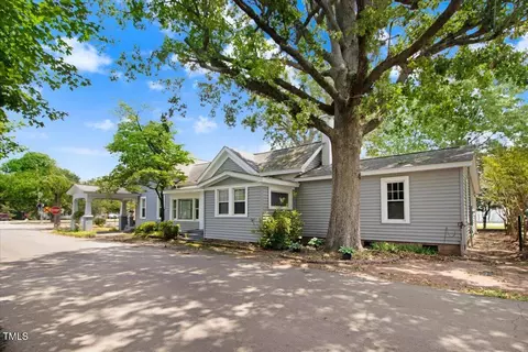 125 W Pine St, Pine Level, NC 27568 photo 6