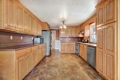 125 W Pine St, Pine Level, NC 27568 photo 25