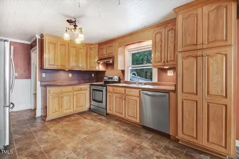125 W Pine St, Pine Level, NC 27568 photo 26