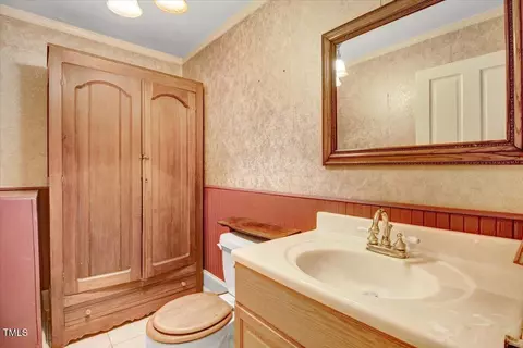 125 W Pine St, Pine Level, NC 27568 photo 38