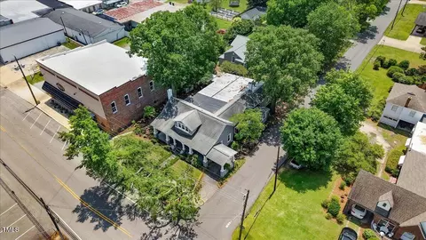 125 W Pine St, Pine Level, NC 27568 photo 17