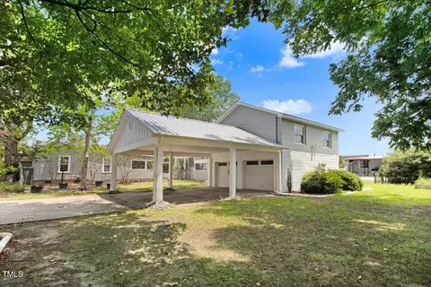 125 W Pine St, Pine Level, NC 27568 photo 9