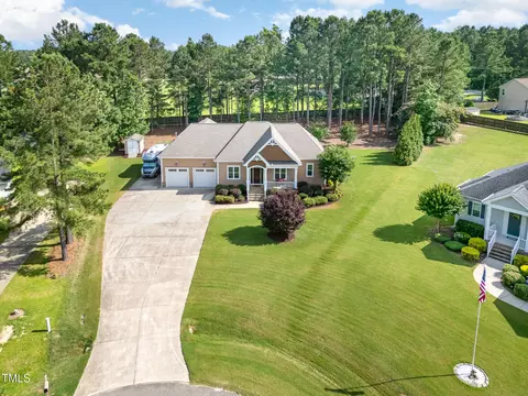 142 Crestline Dr, Selma, NC 27576