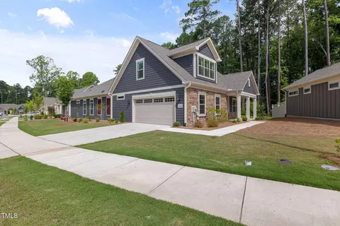 428 Crayton Oak Dr, Cary, NC 27519