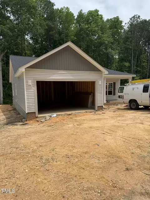 185 Rollins Acres Ln, Lillington, NC 27546