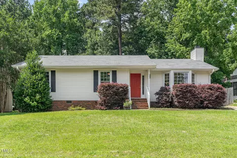 9709 Batesville Dr, Raleigh, NC 27617