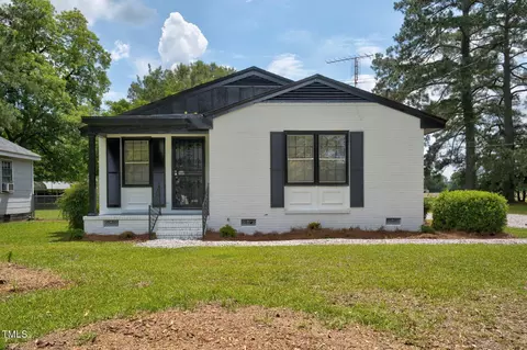 407 W Pippen St, Whitakers, NC 27891