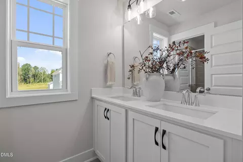 Bath - 1569 Piney Falls Dr, Wendell, NC 27591 photo 1 of 3