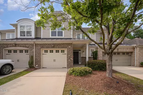 1016 Kingston Grove Dr, Cary, NC 27519
