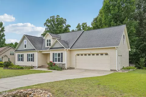 33 Bluestone Dr, Smithfield, NC 27577 photo 2