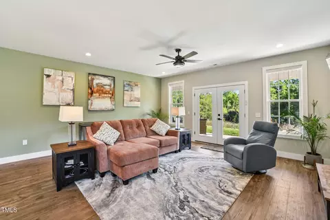 Living - 255 Eagles Lndg, Morganton, NC 28655 photo 2 of 3