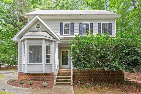 201 Cobblestone Dr, Chapel Hill, NC 27516