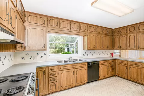 103 E Meadowbrook Dr, Smithfield, NC 27577 photo 6