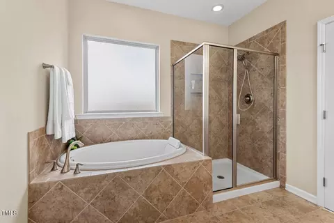 Bath - 3312 Flat River Dr, Durham, NC 27703 photo 4 of 6