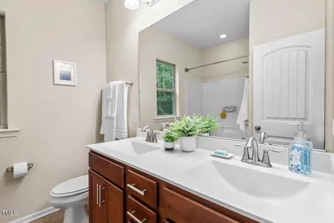 Bath - 3312 Flat River Dr, Durham, NC 27703 photo 5 of 6