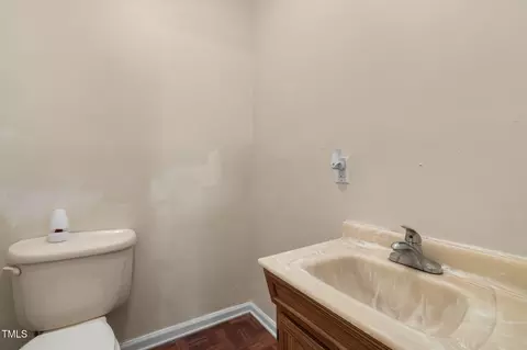 Bath - 110 Starlite Dr, Carrboro, NC 27510 photo 2 of 3