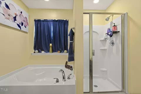 Bath - 267 Dando St, Garner, NC 27529 photo 2 of 3