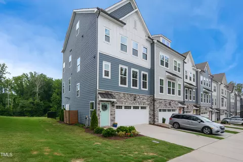 2055 Eva Pearl Dr, Apex, NC 27502