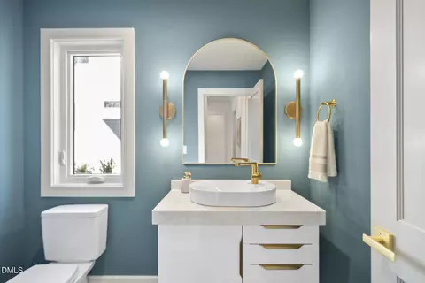Bath - 1225 Dixie Trl, Raleigh, NC 27607 photo 6 of 6