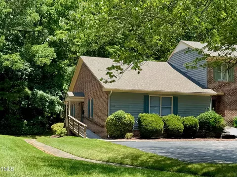 1306 Oakridge Ave, Henderson, NC 27536