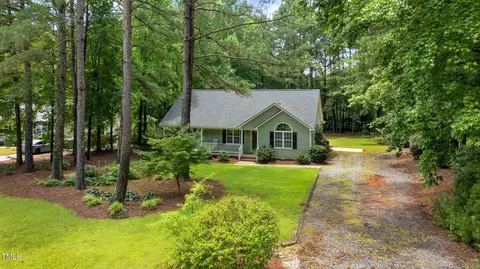 296 Gordon Farm Dr, Benson, NC 27504