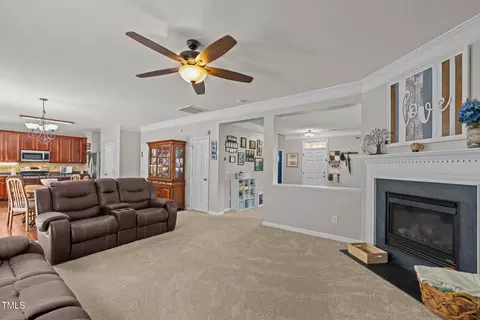 Entry Way - 504 Ashburn Ln, Durham, NC 27703 photo 3 of 4