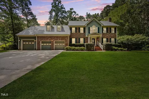 1005 Enderbury Dr, Raleigh, NC 27614