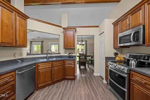 5801 Hadrian Dr, Durham, NC 27703 photo 10