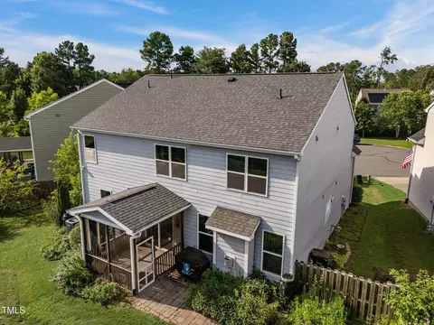 Exterior - 7 Faircroft Ct, Durham, NC 27703 photo 4 of 9