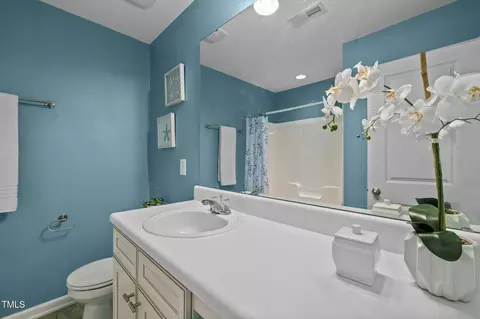 Bath - 7 Faircroft Ct, Durham, NC 27703 photo 1 of 3