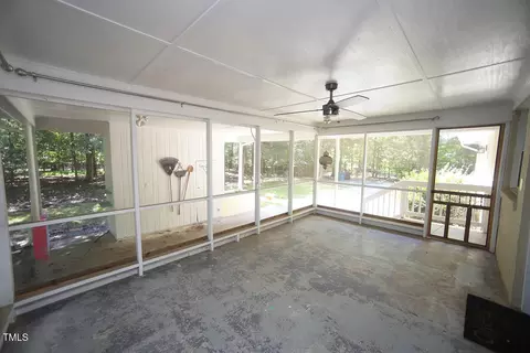 Exterior - 5112 Stephens Ln, Durham, NC 27712 photo 4 of 8