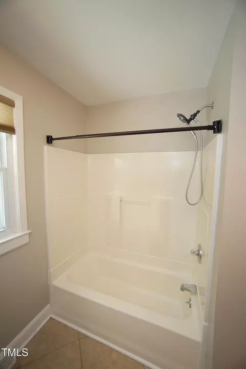 Bath - 5112 Stephens Ln, Durham, NC 27712 photo 1 of 3