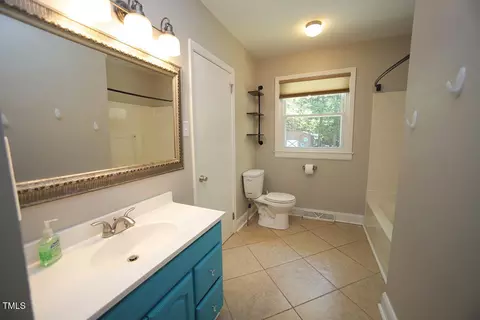 Bath - 5112 Stephens Ln, Durham, NC 27712 photo 3 of 3