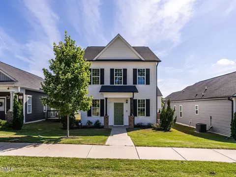 157 E Wilson St, Clayton, NC 27520