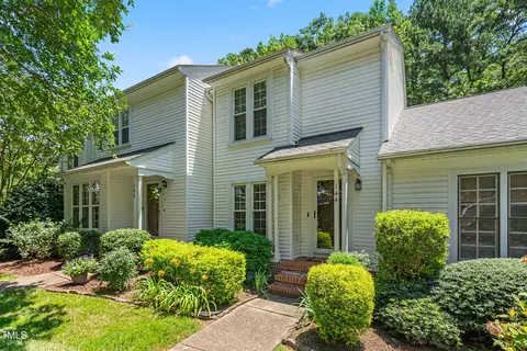 144 Greenmont Ln, Cary, NC 27511
