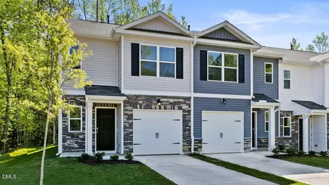 138 Rusling Leaf Dr, Fuquay Varina, NC 27526