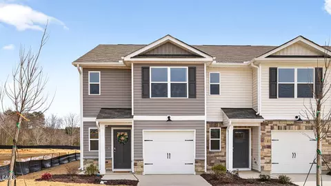 150 Rusling Leaf Dr, Fuquay Varina, NC 27526