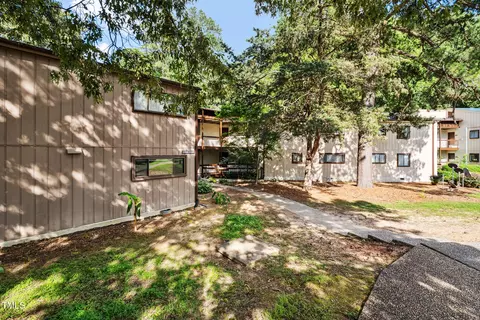 5082 Flint Ridge Pl, Raleigh, NC 27609