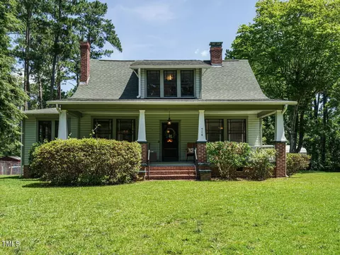 714 Spring Ln, Sanford, NC 27330