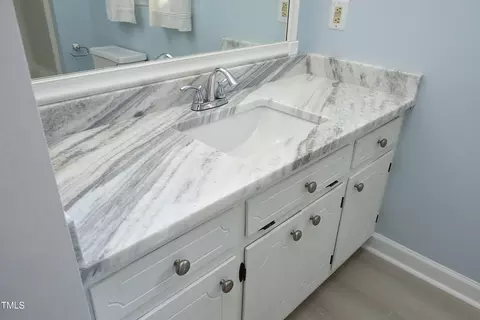 Bath - 409 Glaive Dr, Durham, NC 27703 photo 6 of 6