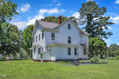 Exterior - 118 N 7th St, Smithfield, NC 27577 photo 4 of 17